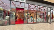 SECONDE MAIN – Boutique dédiée au réemploi dans la galerie Carrefour Lescar